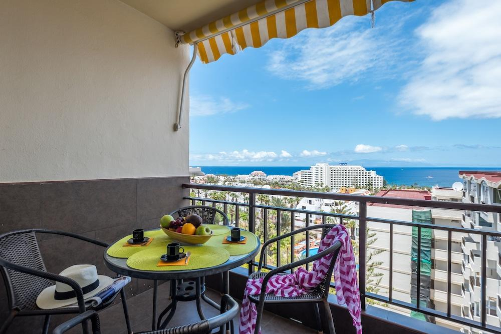 1020 Apartment with Fabulous View of Las Americas