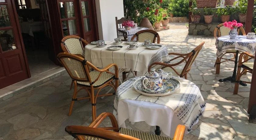 Deidamia Hotel