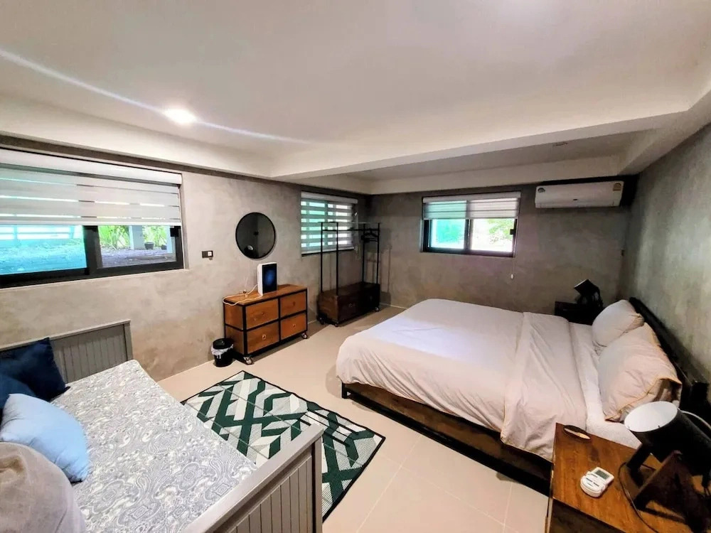 Khaoyai 6 Bedrooms Pool Villa