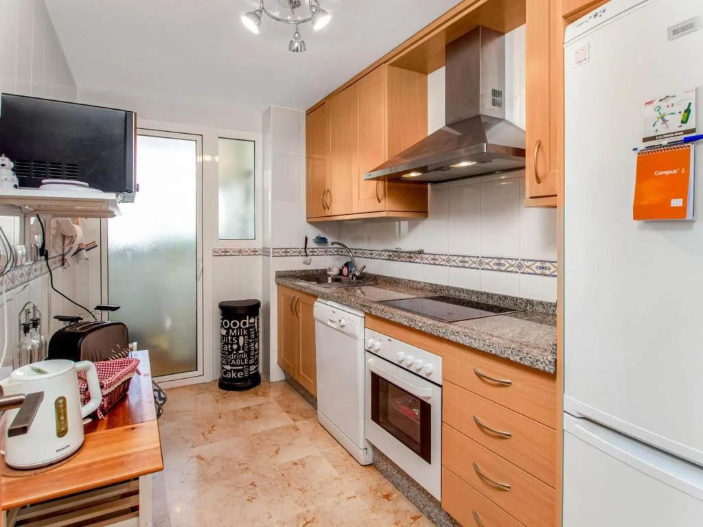 2091- Apt close from all amenities