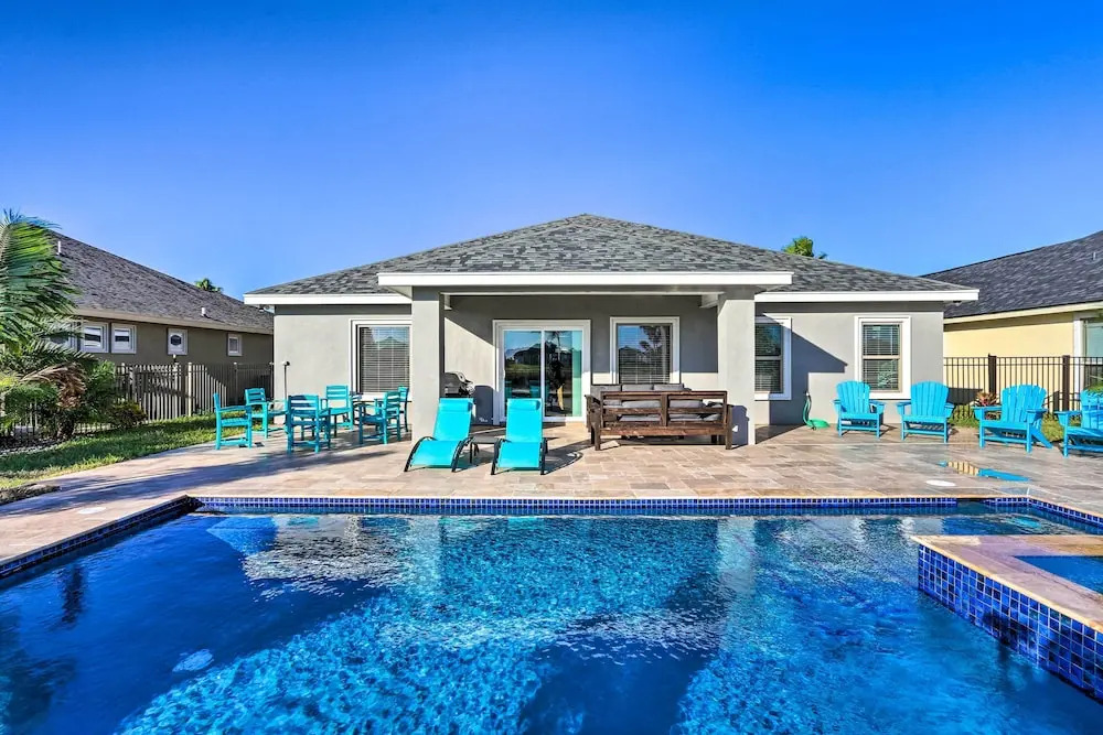Stunning Laguna Vista Retreat w/ Pool & Grill