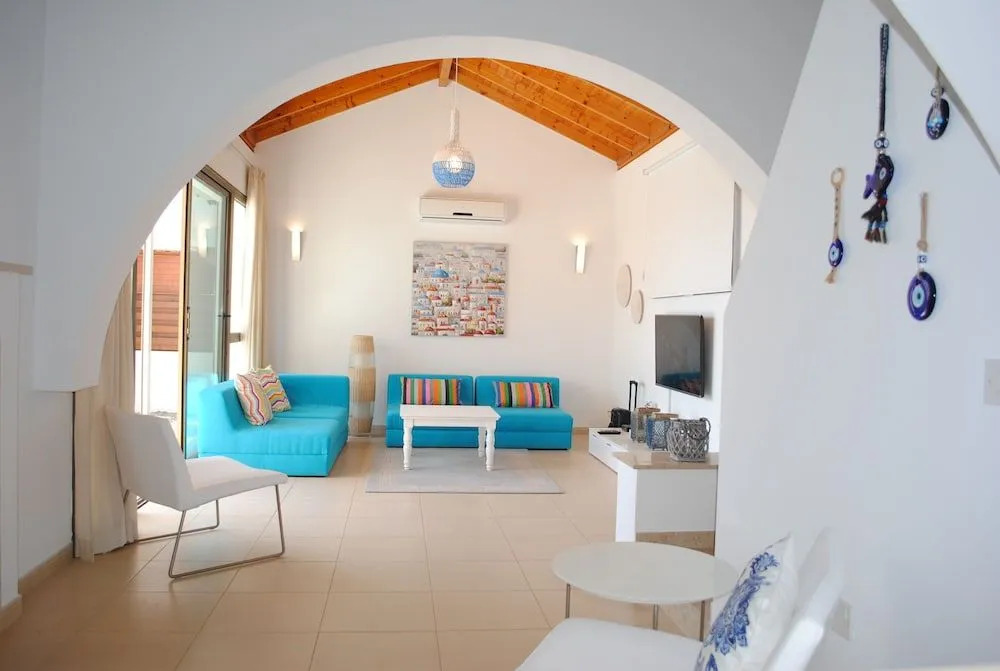 Narcissos Villa Thekla