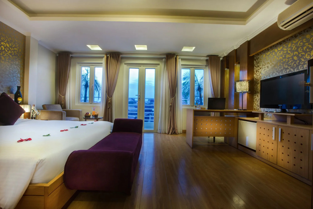 Eliana Ruby Hotel & Travel