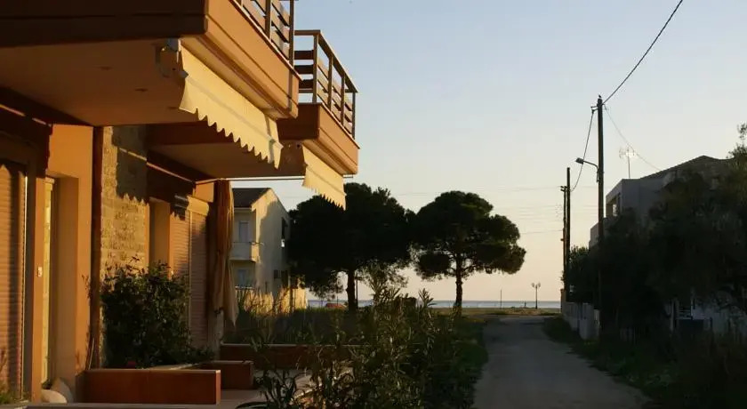 Toroni Guest House