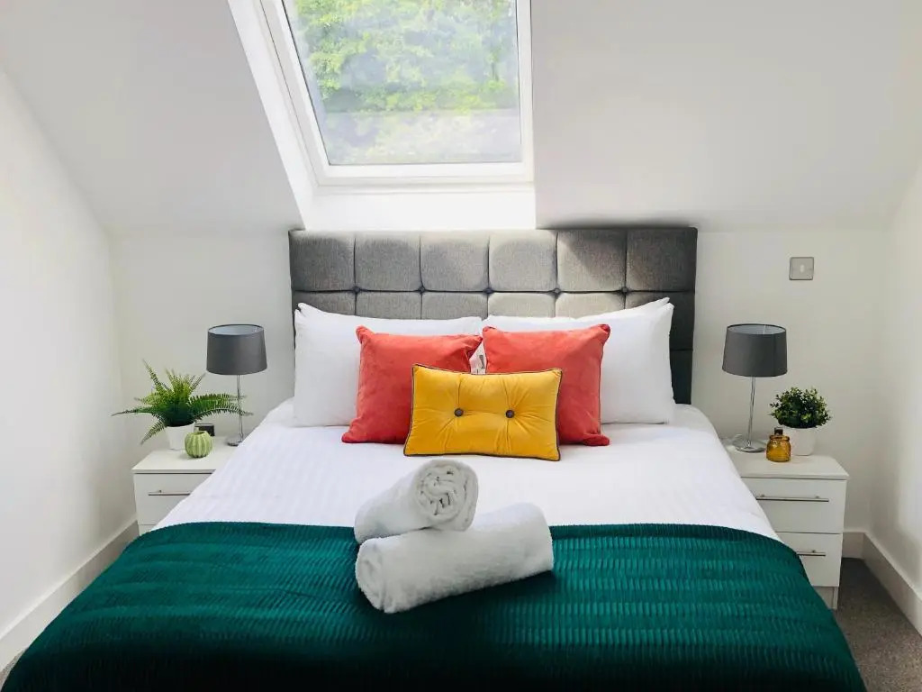 Shield Penthouse Loft - 2 Bedroom Luxe Large Apartment