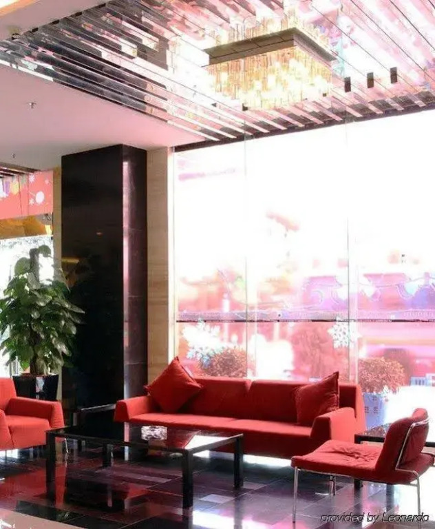 IT World Hotel