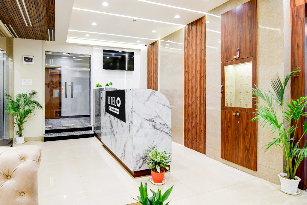 Super Townhouse Kaikhali Near Airport