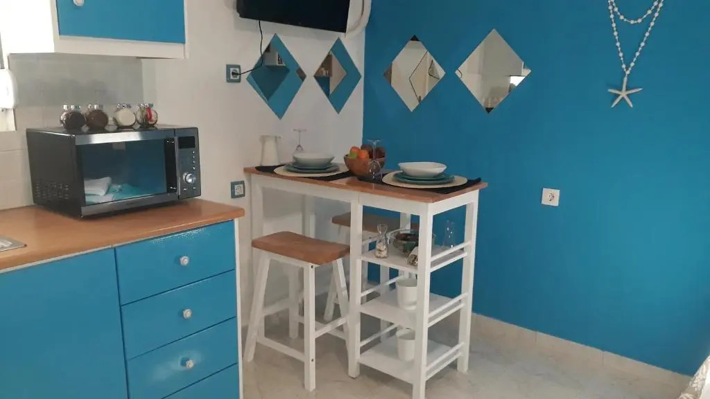 The cool underground studio apartment kos
