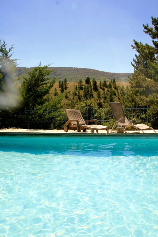 Le Moulin de la Viorne, gîte avec piscine au cœur de la nature en Haute-Provence