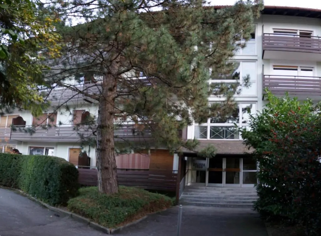 Sunny 1-room apartment near railway station