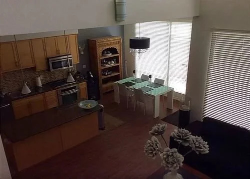 MDR Loft 1 Br condo by RedAwning
