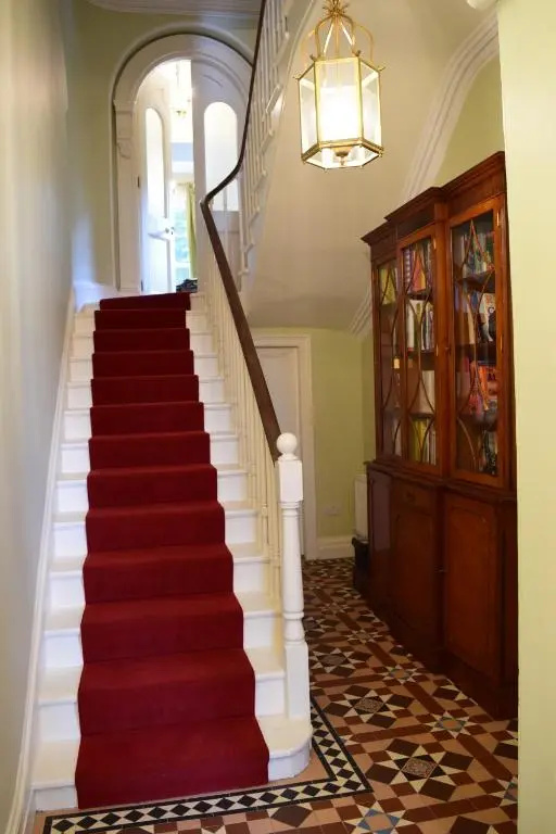 West Beach House -Sea Views