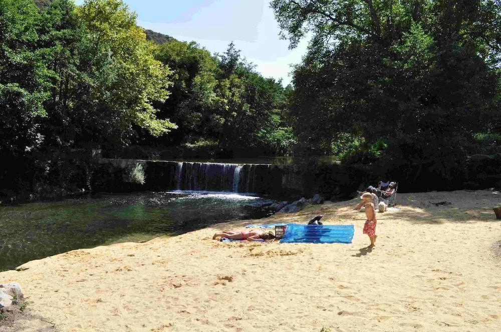 Camping Les Cerisiers Du Jaur