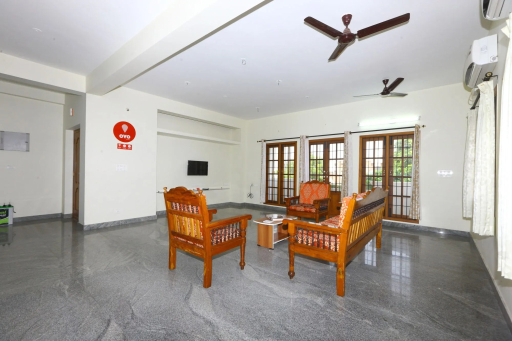 Froniter Pondy Railway Station by OYO Rooms