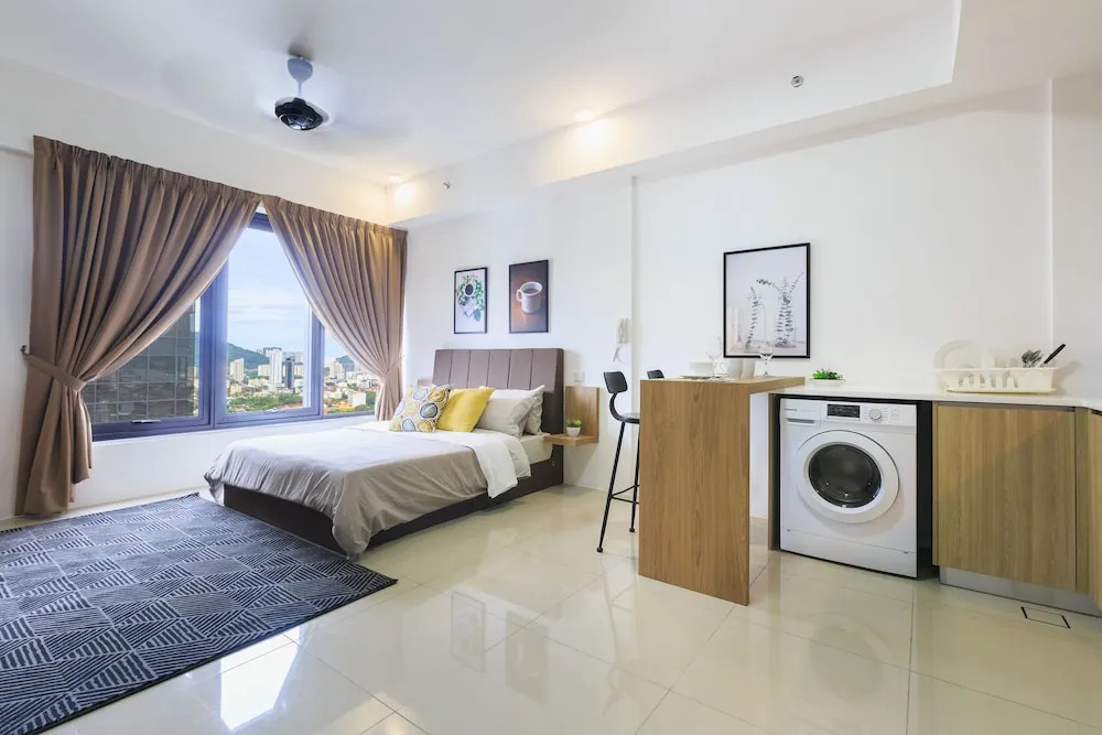 Tropicana 218 Macalister Snooker 3bedrooms by KS
