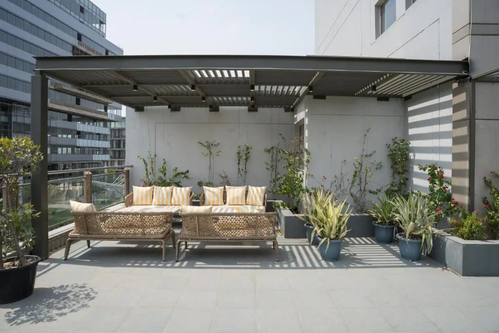 AR Suites KLJ Square