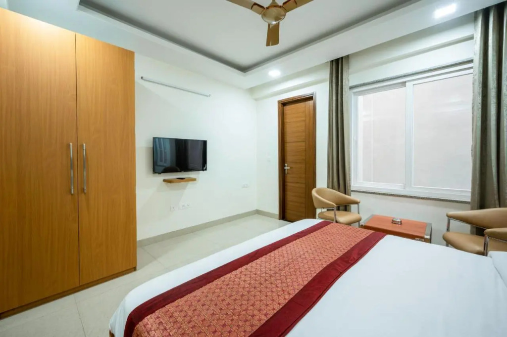 The Palms Inn I Near Medanta Medicity I Sec-38