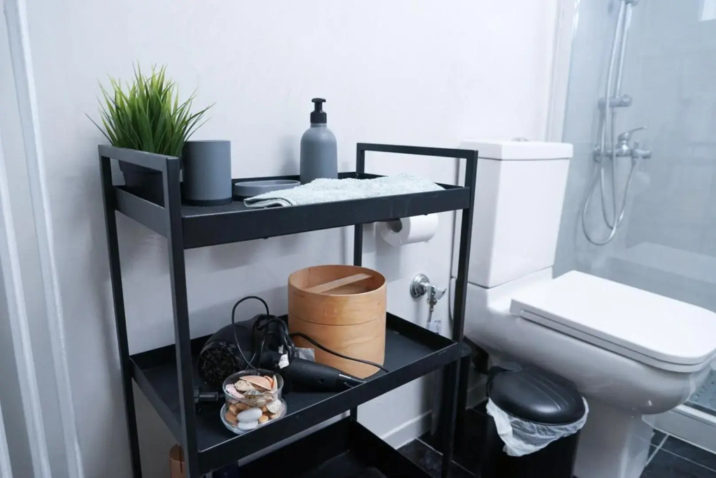 Modern studio apartment very close to city centre