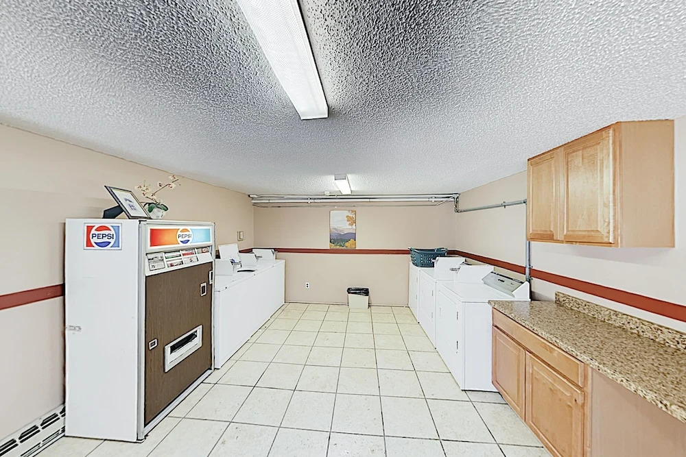 New Listing! Ski-in/ski-out : Hot Tub, Sauna 1 Bedroom Condo