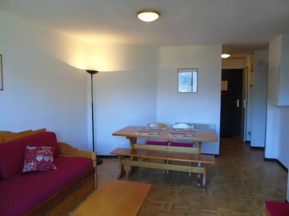 Lou Services Apartment CB69 LSI 001