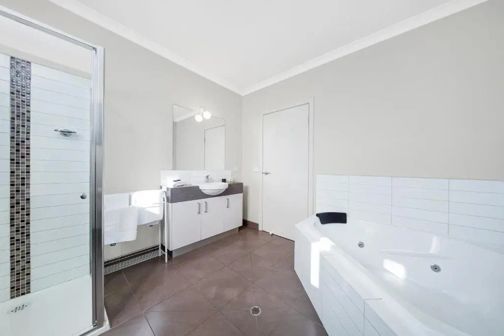 Moonlight Bay Apartments