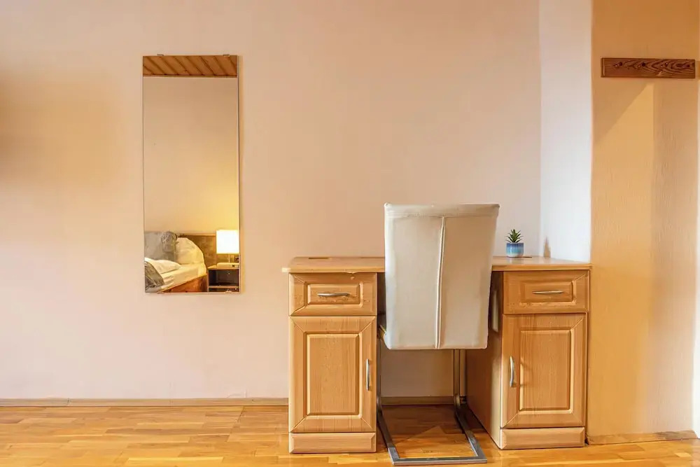 Vienna Spacious 2BR Apt Long Stay