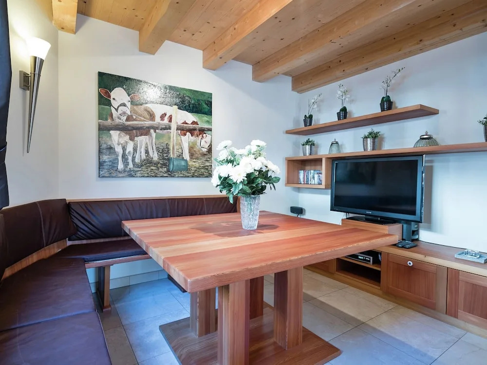 Swanky Chalet in Piesendorf With Wellness Area & Valley View