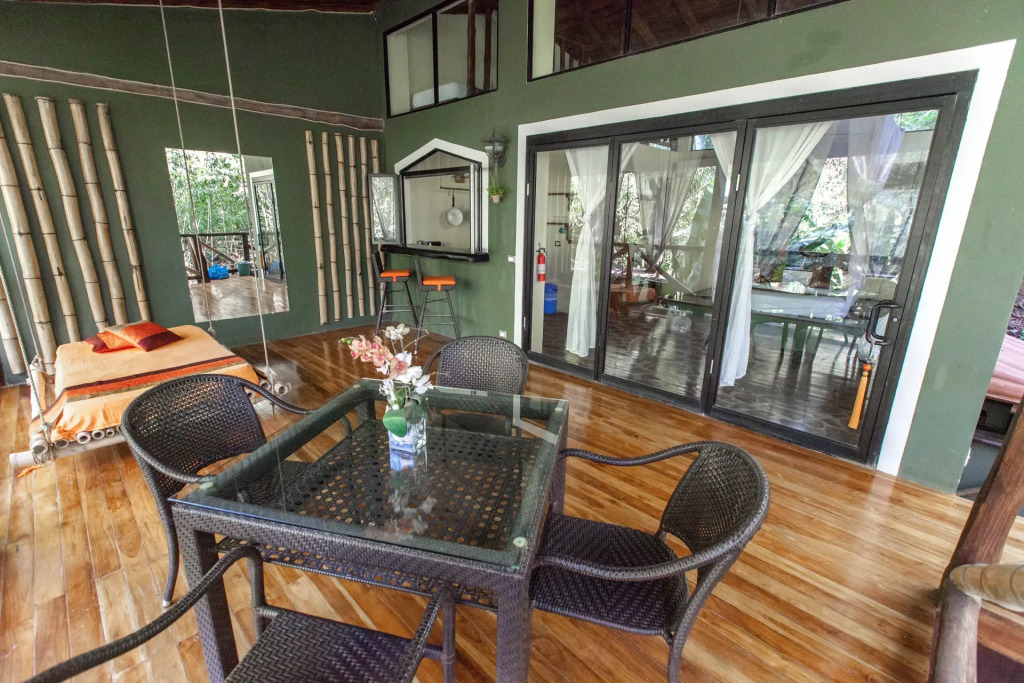 Canaima Chill House
