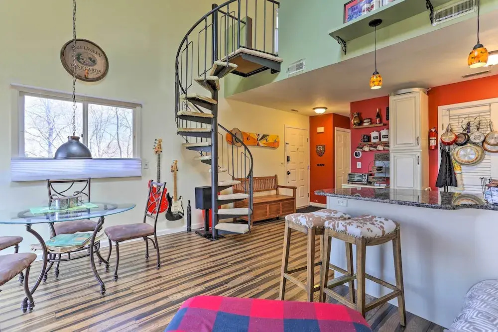 Mountain Creek Condo w/ Grill: Walk to Lifts!