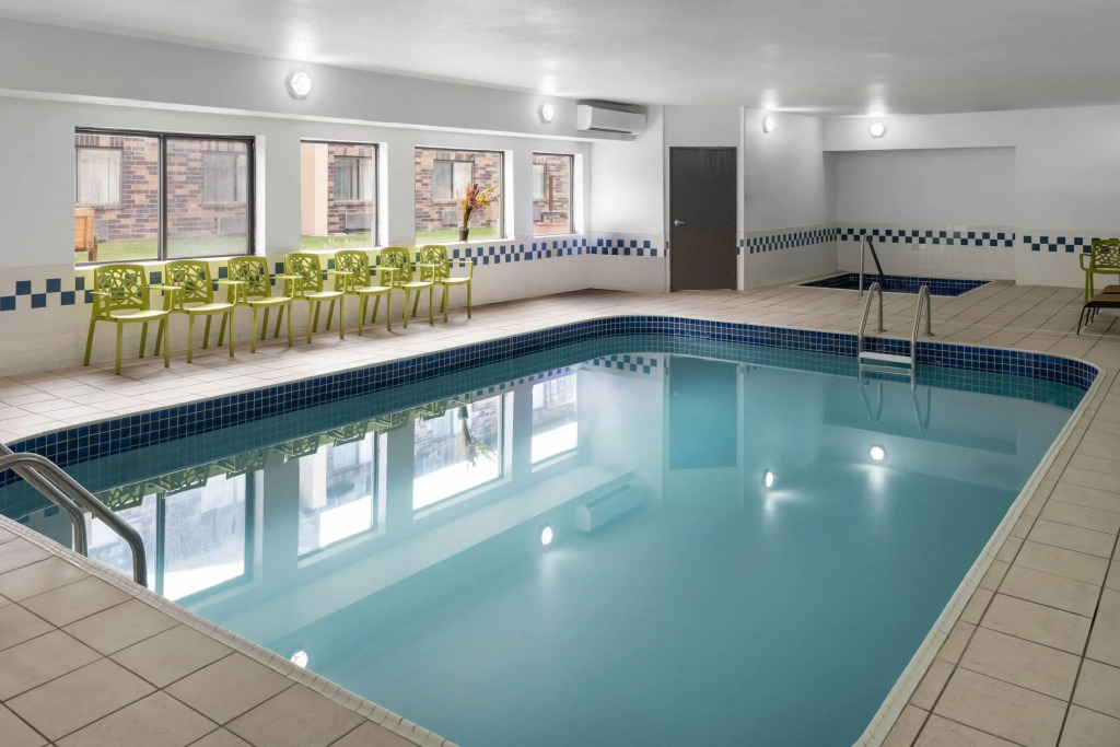 Travelodge by Wyndham Fargo