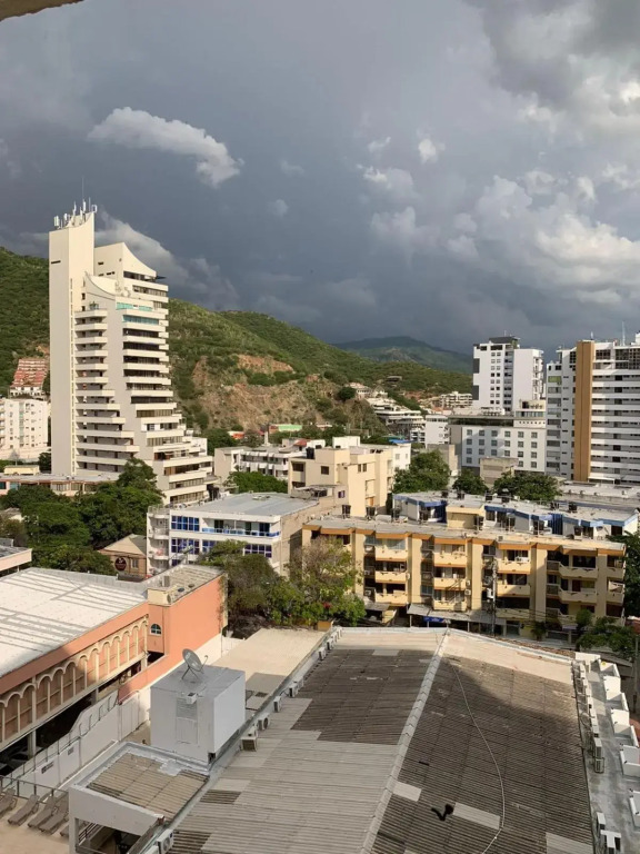 Apartamento en el Rodadero, Confortable y amplio, con vista al mar, a 80mt de la playa, DELAMAR Apartmet
