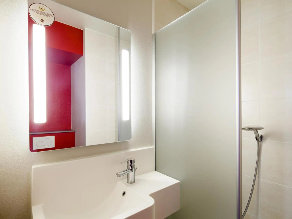 B&B HOTEL Marne-la-Vallée Torcy Gare 3 étoiles