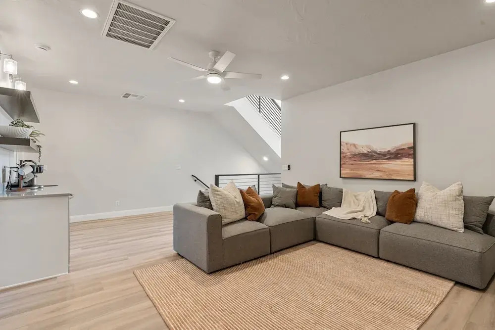 The Crash Pad 5 Bedroom Townhouse