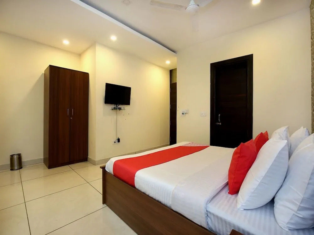 OYO 9951 Hotel Satkar Avenue