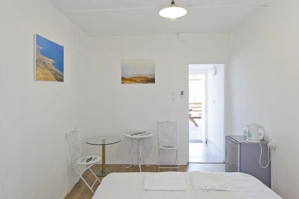Metzoke Dragot Hostel