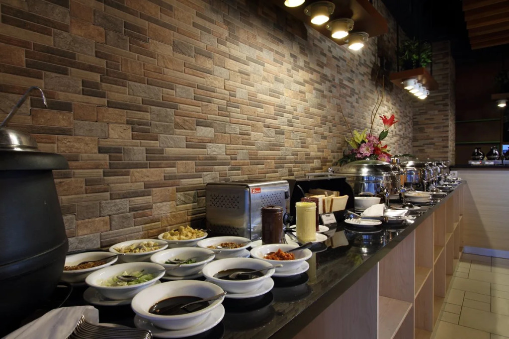 MaxOne Hotels at Pemuda