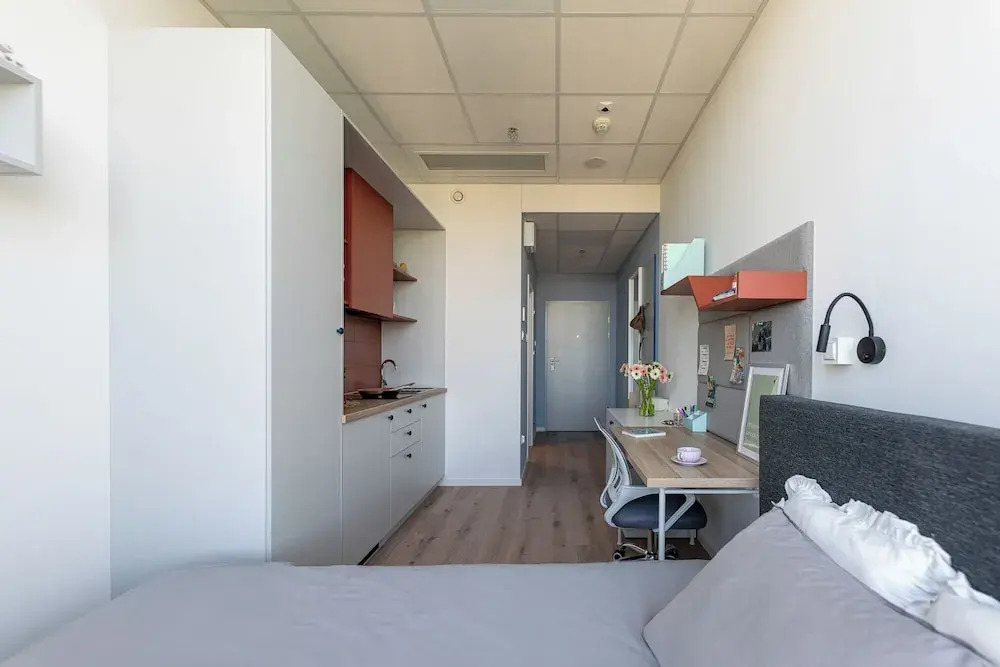 Sky Airport Aparthotel