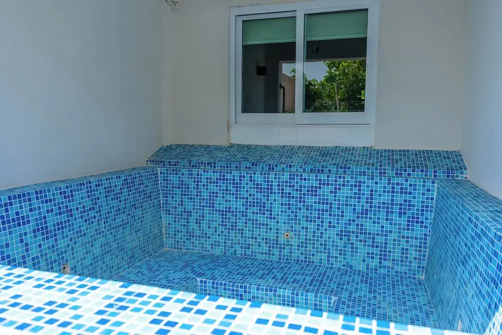 Family Condo with 3 BDR Pool & Hot tub