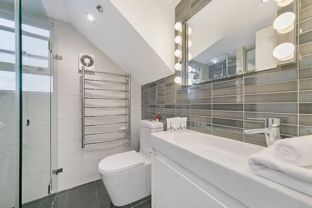 Rozelle 3 Bedrooms cosy dream holiday home with Free Parking by KozyGuru