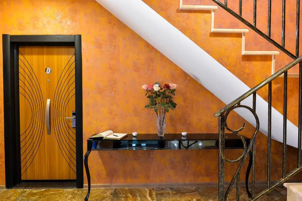 LIONS APARTMENT