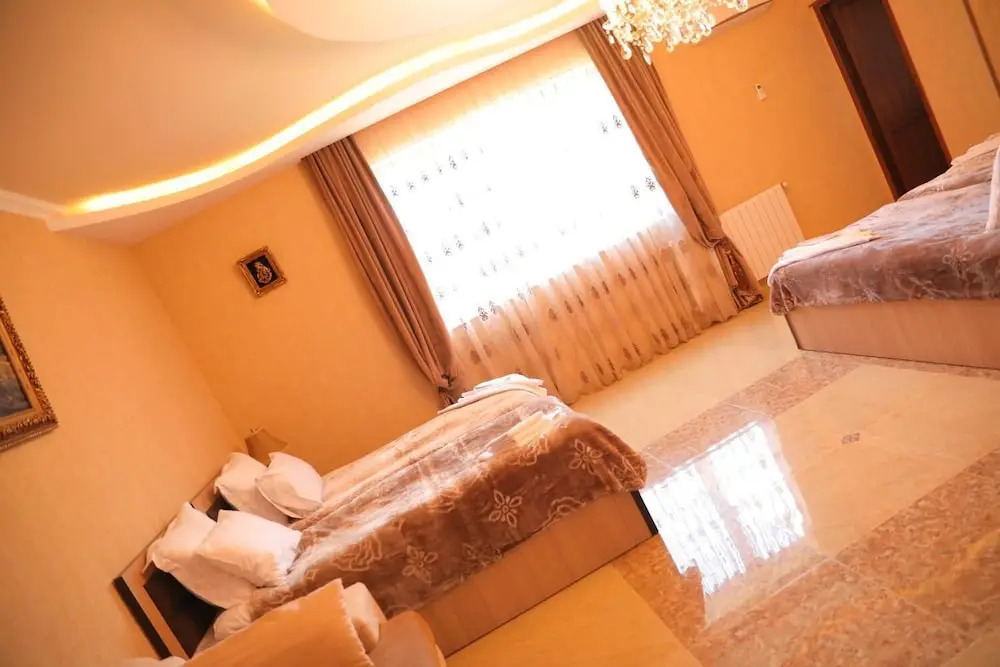 Hotel Luxor