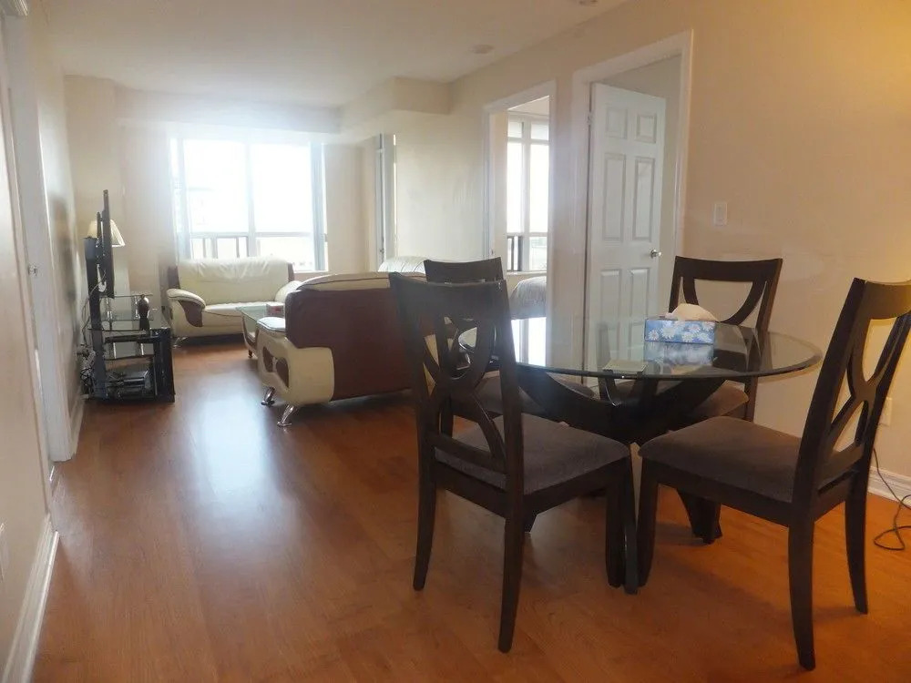 Sarkar Suites - 310 Burnhamthorpe Road