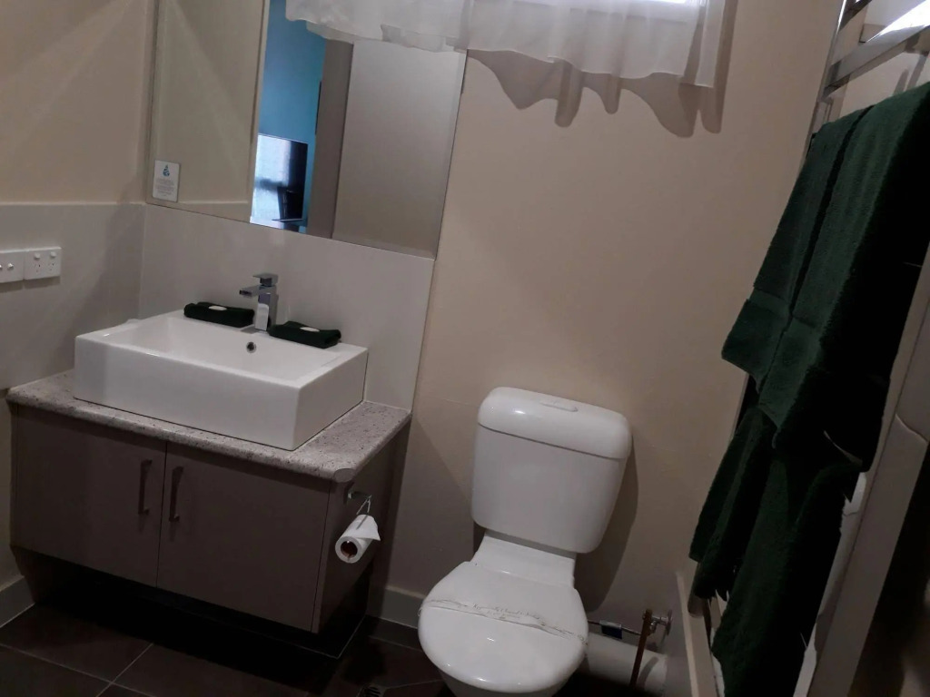 Moe Motor Inn - After Hours Check Inn Available