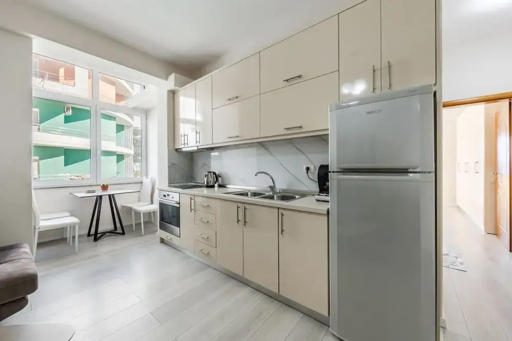 Beachfront Apartment - Near Beach City