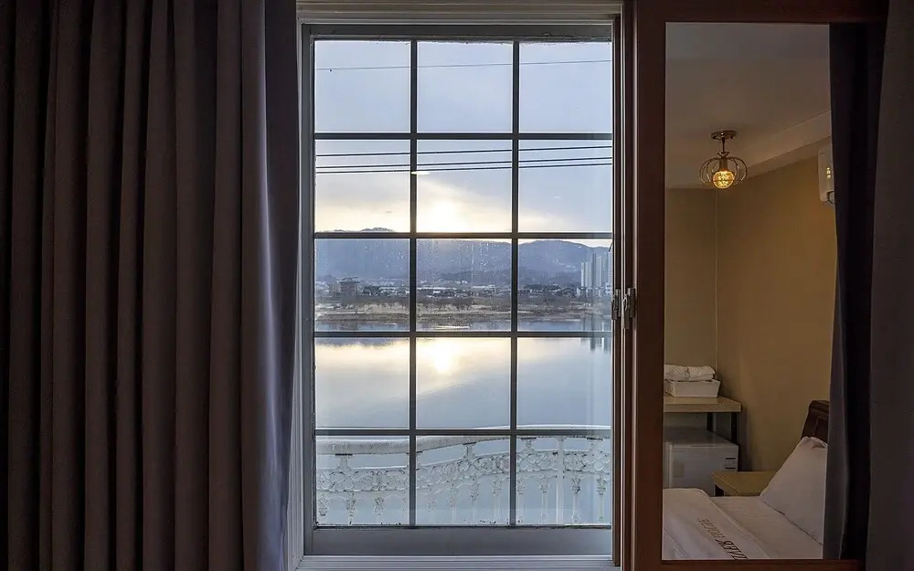 Yangpyeong River House