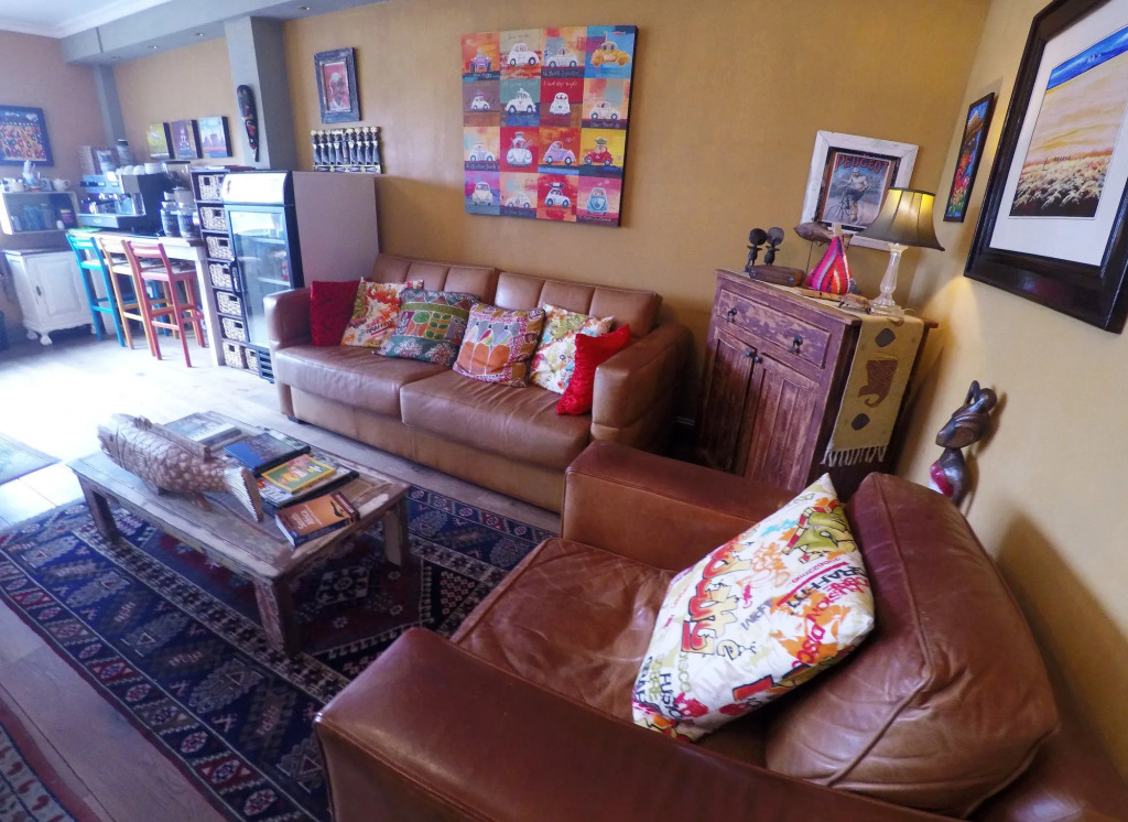 Dolphin Inn Guesthouse