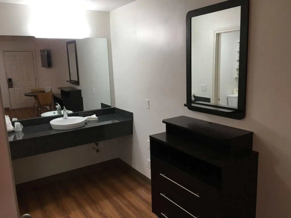 Motel 6-Greenville, SC