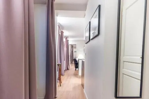 Families And Friends - Center - 110 Sqm