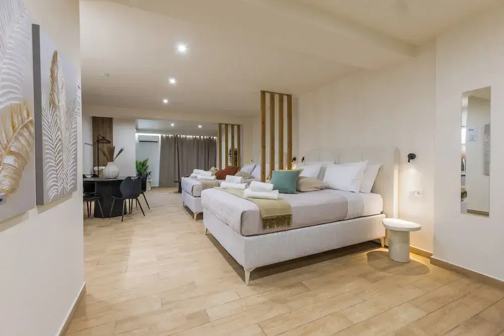 Raise Thiseio Stylish Living