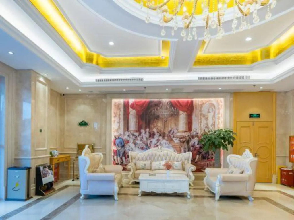Vienna Hotel (Dongguan Huangjiang Meitang Subway Station Brnch)